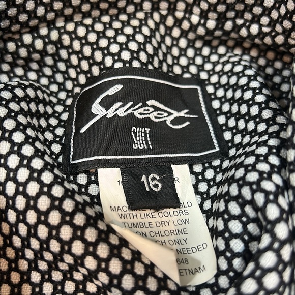 Sweet Suit Black and White suit jacket size 16 skirt 14 GUC - Picture 5 of 7